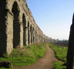 （圖）古羅馬人公元前144年修建的水渠