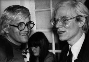David Hockney( 左) 和Andy Warhol