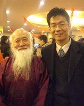 與著名書畫大師張大千弟子楊銘儀合影於北京
