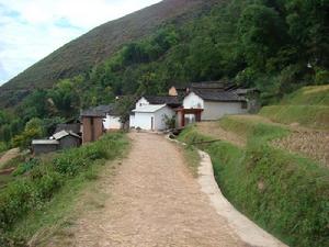 糖房自然村通村道路