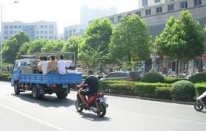 禁止貨運機動車載客