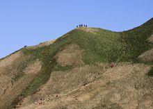 攀登至山頂