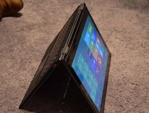 IdeaPad Yoga的翻轉螢幕