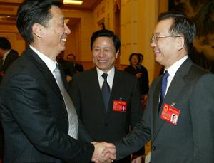 徐董與溫總理親切握手