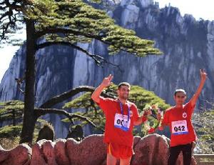 印度選手(右)獲得國外男子組第一名