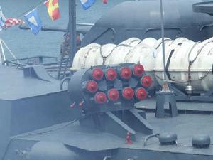 俄羅斯“納努契卡”(Nanuchka)級飛彈艇上的疑似干擾彈裝置