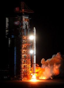 4月10日4時47分，我國在西昌衛星發射中心用“長征三號甲”運載火箭，成功將第八顆北斗導航衛星送入太空預定轉移軌道。新華社記者羅曉光攝