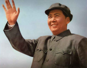 毛主席在慶祝中華人民共和國成立五十周年大會上。（一九五四年）