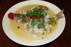 酸菜鯽魚湯