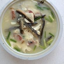 泥鰍豆腐湯