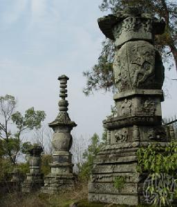 靈鷲寺石塔