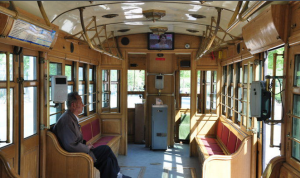 有軌電車車廂內景