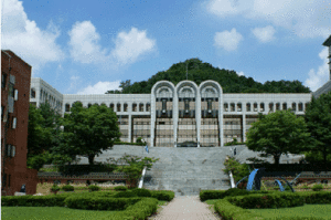 貝勒明大學