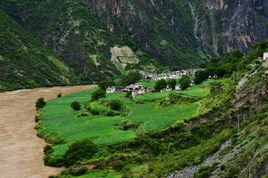 龍坡村[雲南貢山獨龍族怒族自治縣捧當鄉下轄村]