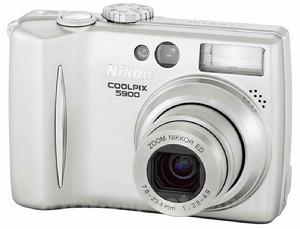 Nikon CoolPix5900