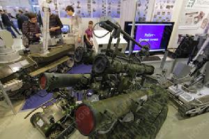 俄研製方表示，“MRC-BT”比美國研製的SWORDS武裝機器人更加靈活和穩定。
