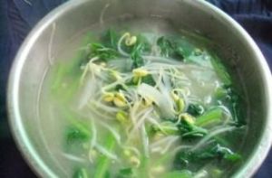 豆芽菠菜湯