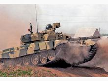 演習中的T-90主戰坦克