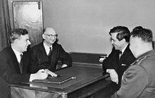 1964年的阿貝爾與克格勃頭子謝米恰斯內等人交談