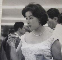 山本富士子