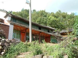 白雲對門山村