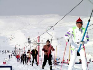 雪蓮山高爾夫燈光滑雪場