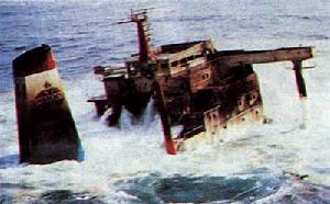 （圖）阿莫科號油輪在布列塔尼海岸附近沉入英吉利海峽