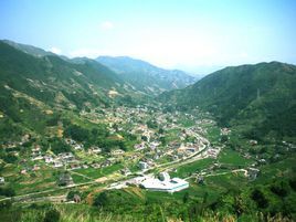 雪山村[福建省泉州市安溪縣湖上鄉下轄村]