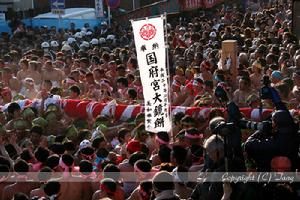 （圖）日本國府宮裸祭