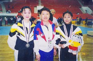1998年第十三屆曼谷亞運會武術黃連順教練 ~女子太極拳金牌銀牌:高佳敏、范雪平 ~(Fan Xueping) (Lien-Shun Huang) (Gao Jiamin)