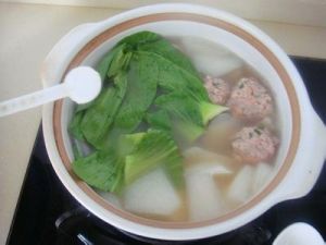 蘿蔔肉丸青菜湯