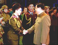 於麗娜和胡錦濤主席握手瞬間