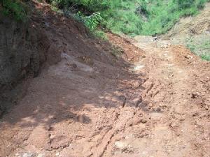 北火山自然村進村公路