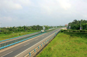 溫泉1號距環島東線高速路口1公里