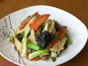 腐竹皮炒油菜