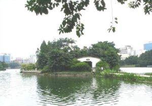 重建的浮丘（石）