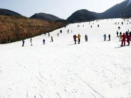 西安白鹿原滑雪場