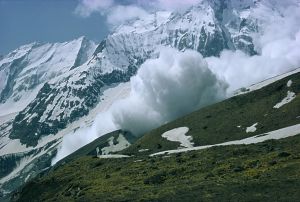珠穆拉瑪峰雪崩