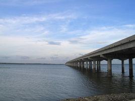 鐵山港跨海大橋