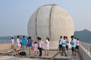 多通道太陽望遠鏡頂部天文活動