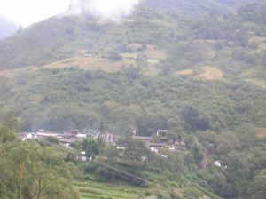 岩峰場自然村