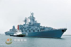 資料圖：2009年4月，俄羅斯海軍“瓦良格”號巡洋艦曾經來到中國青島