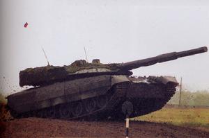 俄T-80UM2黑鷹主戰坦克