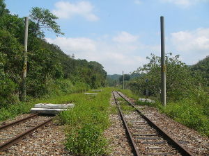 台灣鐵路管理局舊山線的167公里號誌站，舊山線於1998年停用前，此站可供列車會讓。