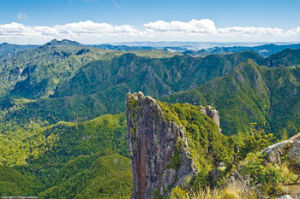 普唐伊魯阿峰