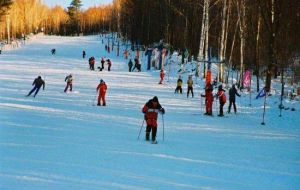 山外山滑雪場