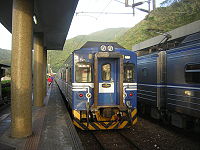 （圖）大溪站的EMU500型電車