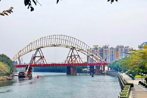 側面看東華大橋