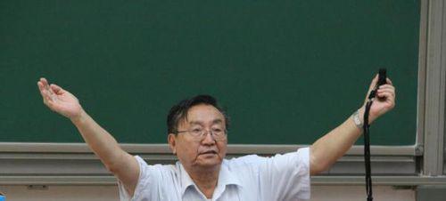 2014年，76歲高齡的李飛給北航學生做講座