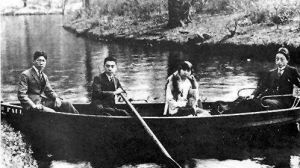 1922年，左起為趙光宸、周恩來、劉清揚和張申府，於德國柏林萬賽湖遊船上合影